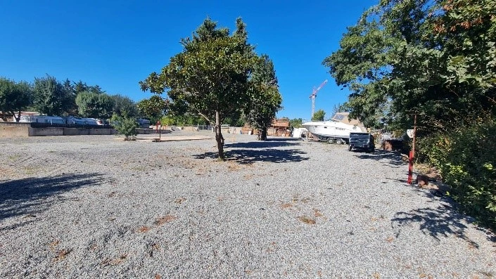 Parcelle de terrain avec branchement eau et électricité à Fréjus