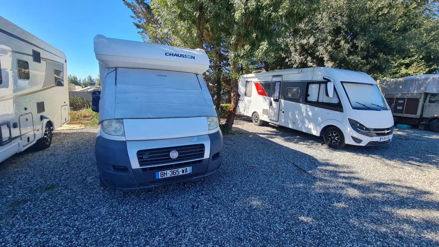 Terrain de location pour camping-car et caravane à Fréjus, Var (83) – Le Pigeonnier