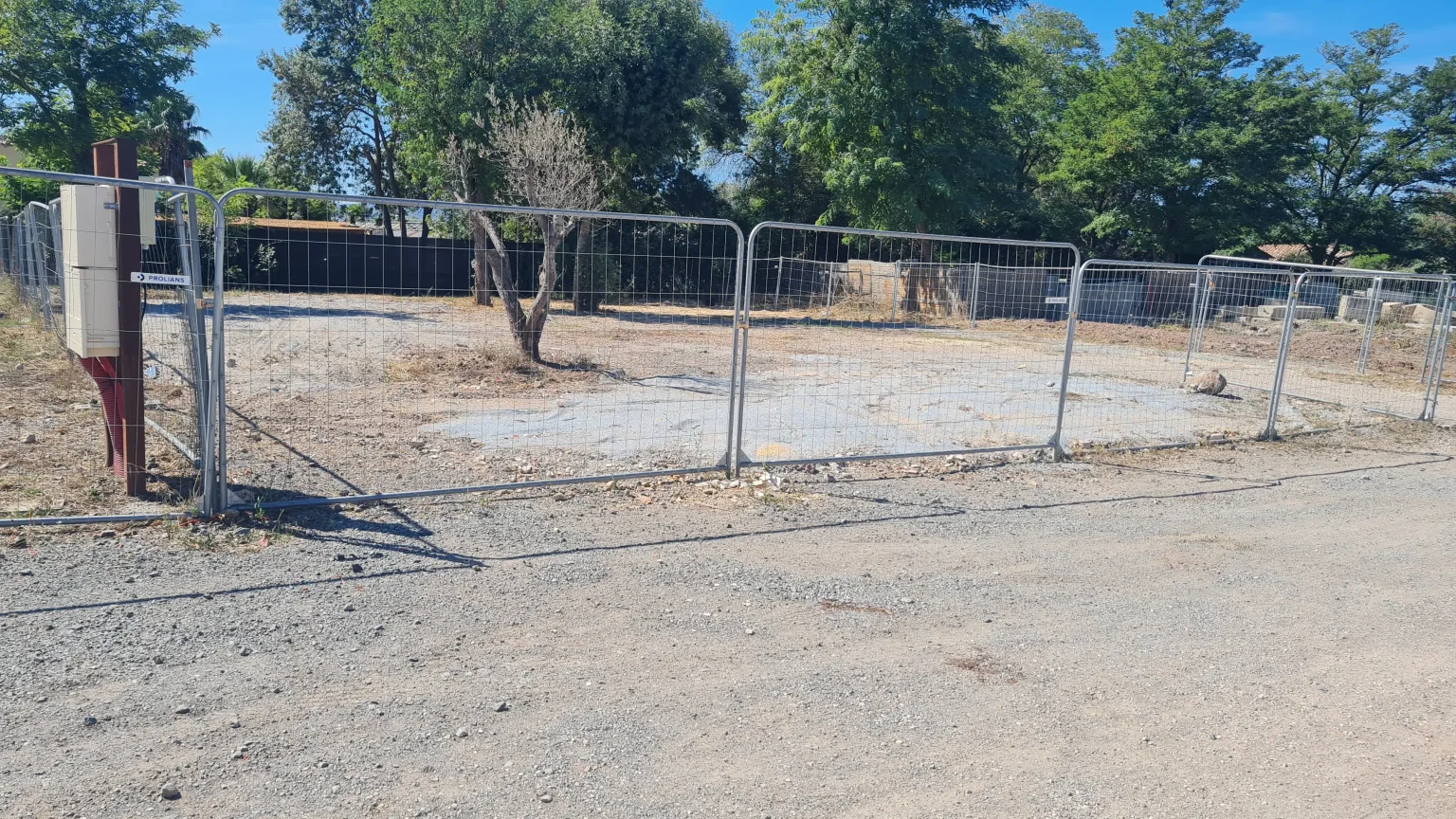 Aire de location pour camping-car et caravane sécurisé à Fréjus, Var (83) – Le Pigeonnier