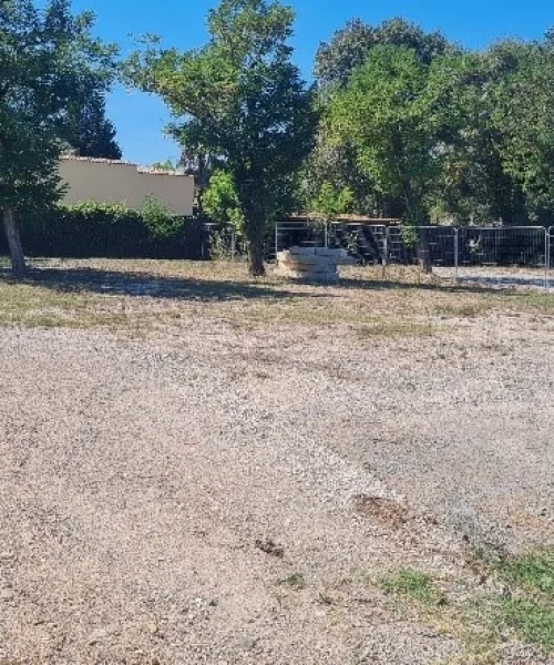Terrain de location pour bateaux, camping-cars, caravanes, jet-skis et stockage de matériaux à Fréjus, Var (83) – Le Pigeonnier